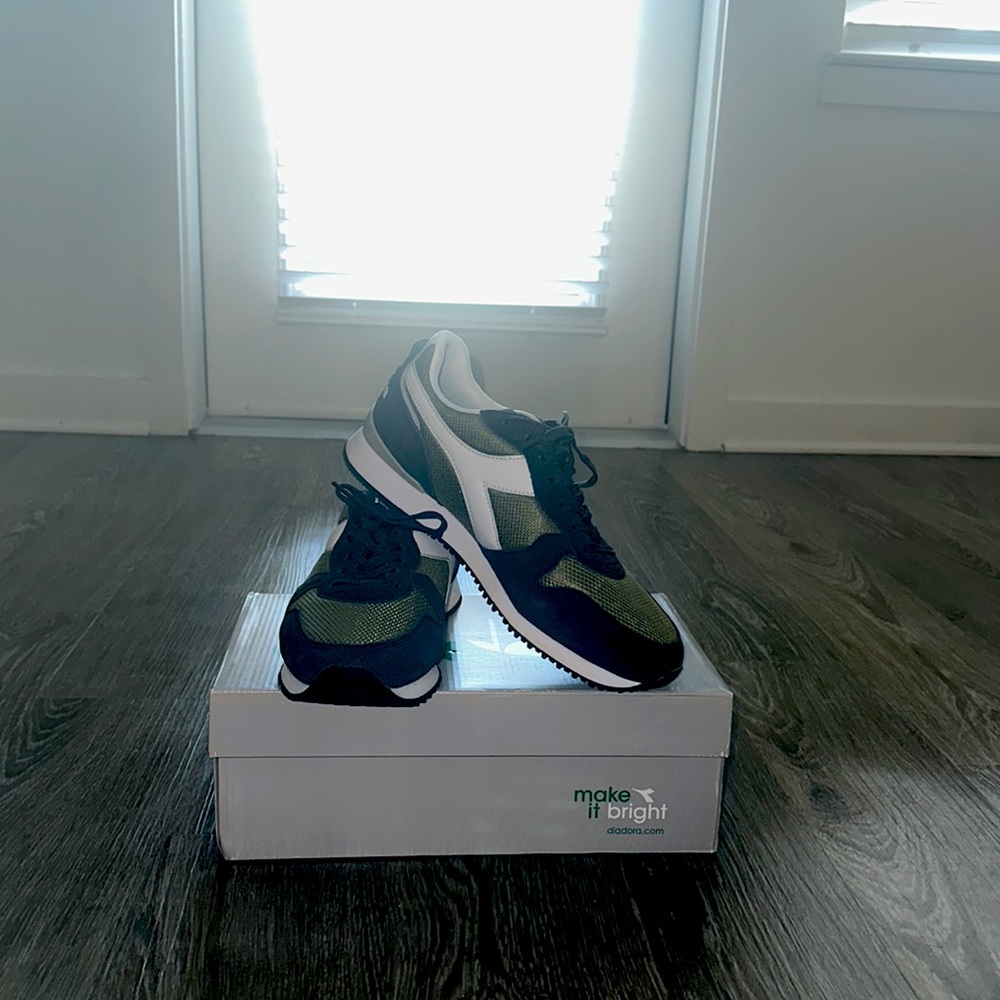 DIADORA OLYMPIA SIZE US 10 M 9.5 UK EUR 44